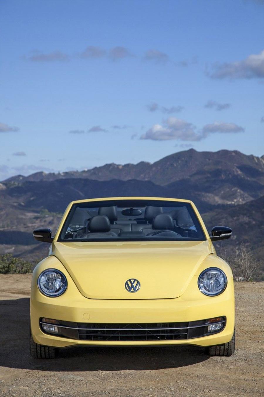  Volkswagen Beetle Cabriolet 2012 года  (фото 33 из 107)